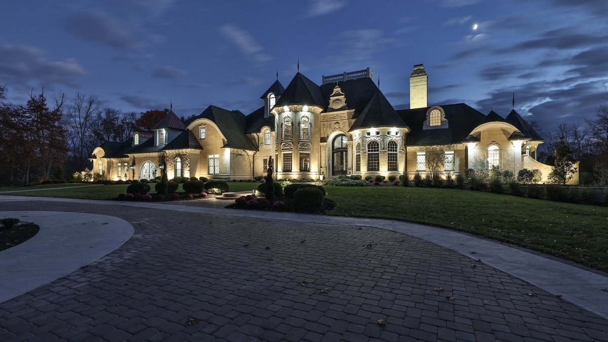Indian Hill, IL - This Indian Hill mansion was the most expensive home listing in 2024 - WLWT